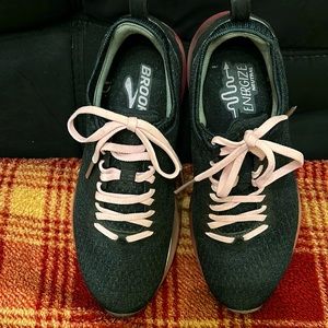 Brooks Energize Neutral, Black pink colored